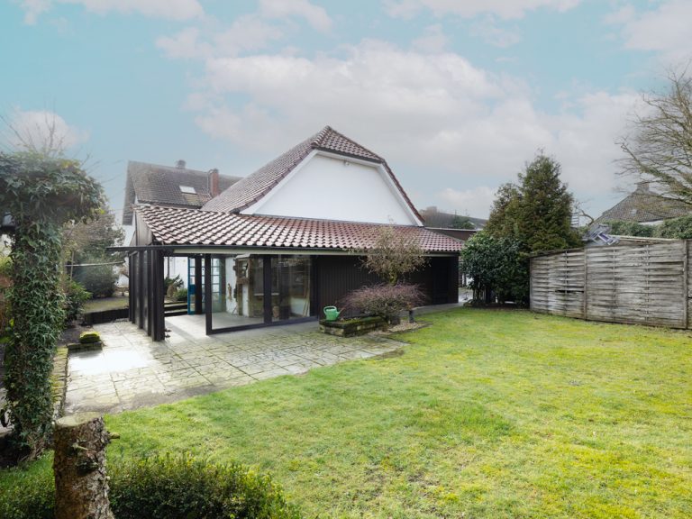 Immobilienangebot - Osnabrück / Schinkel - Alle - Repräsentatives Wohn- und Geschäftshaus -
Zwei Wohneinheiten + Zwei Lagereinheiten inkl. Büro