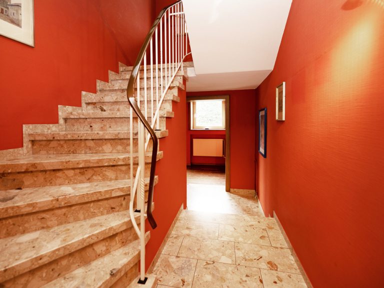 Immobilienangebot - Osnabrück / Schinkel - Alle - Repräsentatives Wohn- und Geschäftshaus -
Zwei Wohneinheiten + Zwei Lagereinheiten inkl. Büro