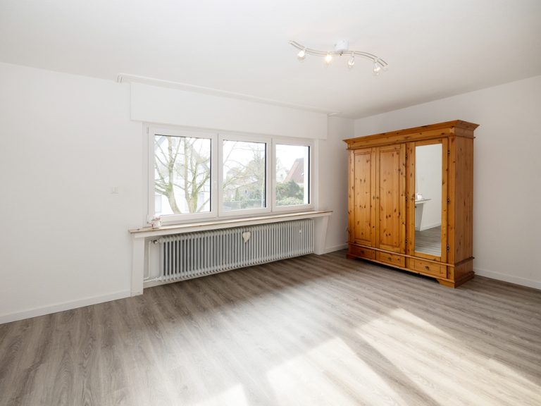 Immobilienangebot - Osnabrück / Schinkel - Alle - Repräsentatives Wohn- und Geschäftshaus -
Zwei Wohneinheiten + Zwei Lagereinheiten inkl. Büro