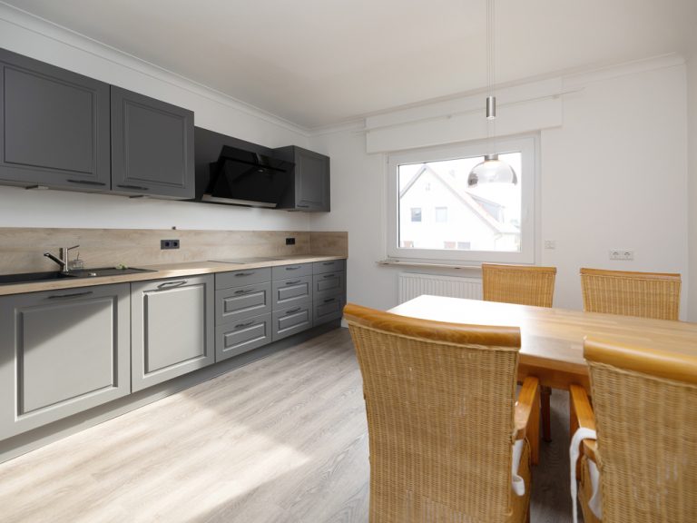 Immobilienangebot - Osnabrück / Schinkel - Alle - Repräsentatives Wohn- und Geschäftshaus -
Zwei Wohneinheiten + Zwei Lagereinheiten inkl. Büro