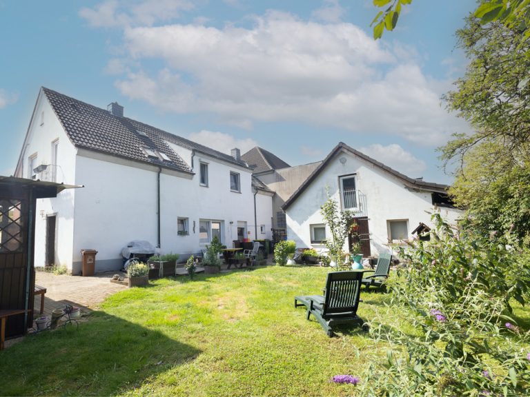 Immobilienangebot - Hasbergen - Alle - Vielseitige Doppelhaushälfte mit zwei Wohneinheiten – mitten in Hasbergen!