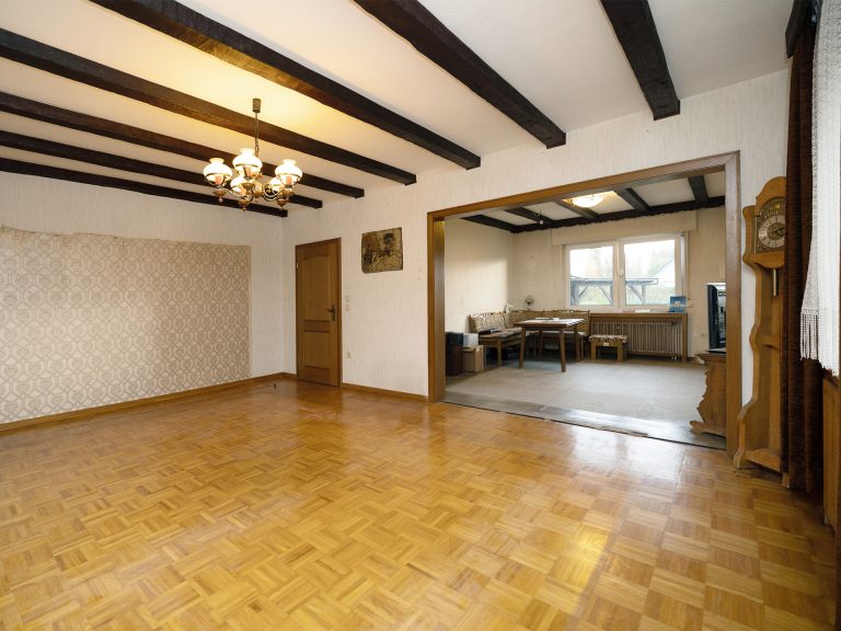 Immobilienangebot - Alfhausen - Alle - Großzügiges Einfamilienhaus auf sonnigem Grundstück mit Bauplatz für zukünftige Projekte!