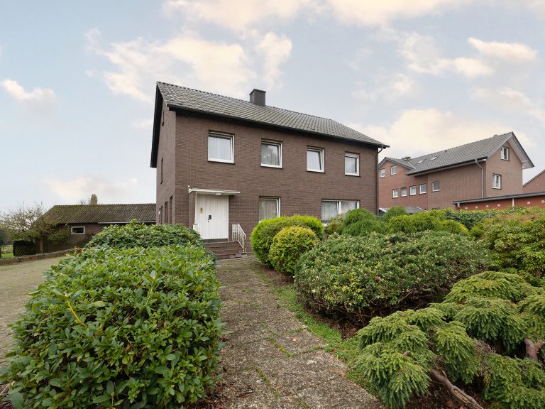 Immobilienangebot - Alfhausen - Alle - Großzügiges Einfamilienhaus auf sonnigem Grundstück mit Bauplatz für zukünftige Projekte!