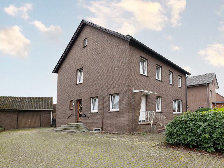 Immobilienangebot - Alfhausen - Alle - Großzügiges Einfamilienhaus auf sonnigem Grundstück mit Bauplatz für zukünftige Projekte!