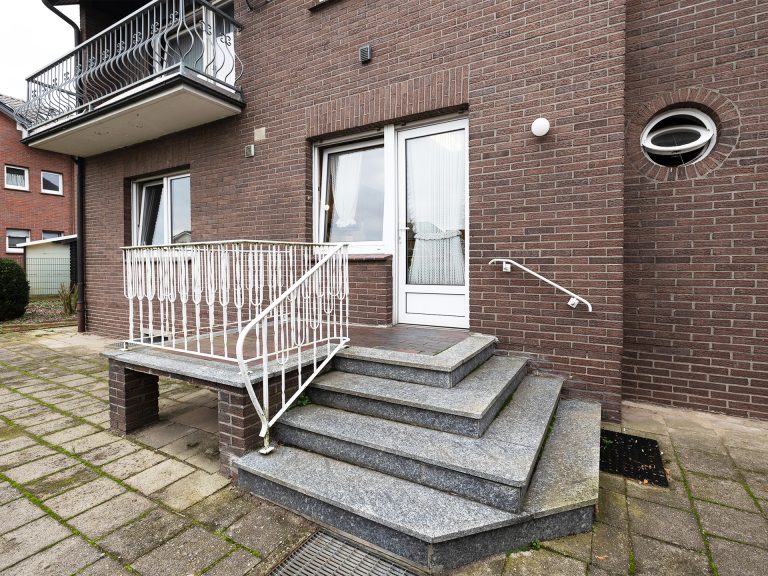 Immobilienangebot - Alfhausen - Alle - Großzügiges Einfamilienhaus auf sonnigem Grundstück mit Bauplatz für zukünftige Projekte!