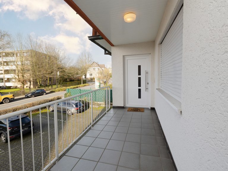 Immobilienangebot - Hiddenhausen / Oetinghausen - Alle - Auf’s richtige Pferd setzen! 15-Parteienhaus in Hiddenhausen