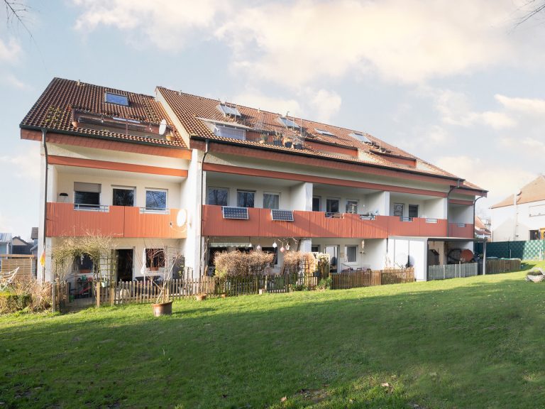 Immobilienangebot - Hiddenhausen / Oetinghausen - Alle - Auf’s richtige Pferd setzen! 15-Parteienhaus in Hiddenhausen