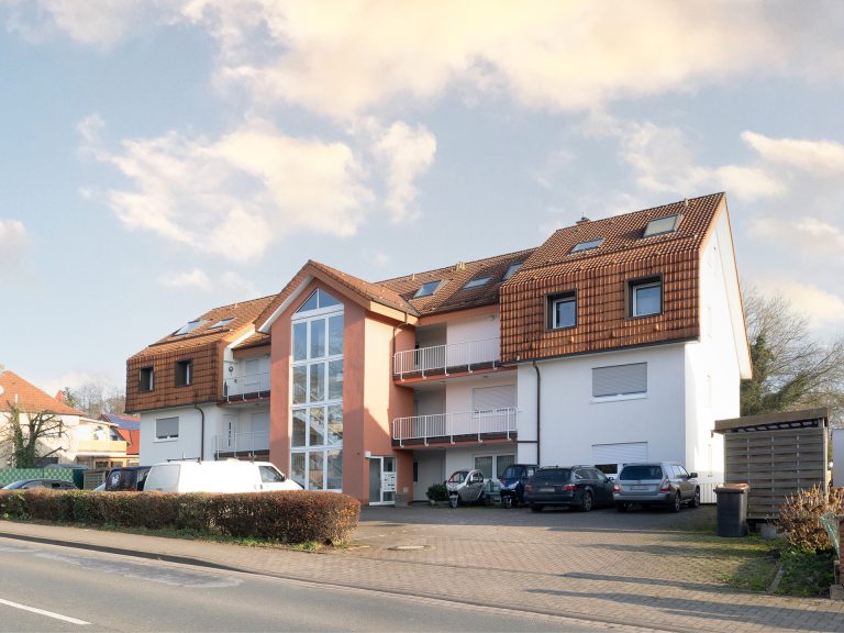 Immobilienangebot - Hiddenhausen / Oetinghausen - Alle - Auf’s richtige Pferd setzen! 15-Parteienhaus in Hiddenhausen