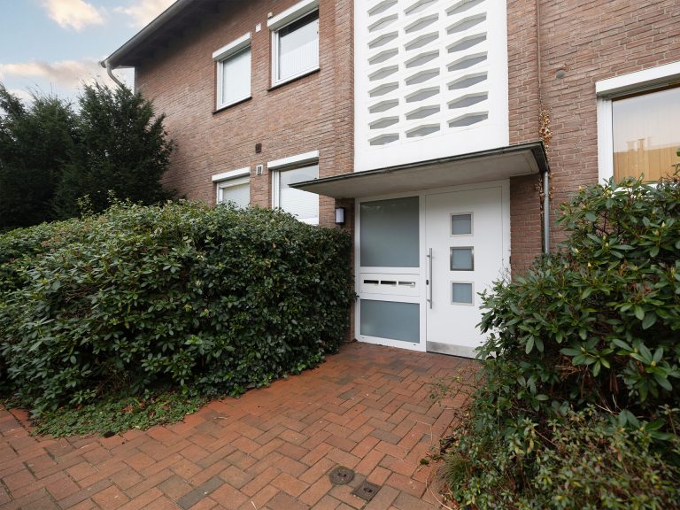 Immobilienangebot - Bramsche - Alle - Reihenendhaus-Charme: Exklusiver Wohntraum mit Wellnessbereich und privatem Garten