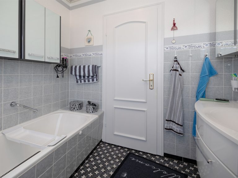 Immobilienangebot - Hagen am Teutoburger Wald - Alle - Gepflegtes Zweifamilienhaus in familienfreundlicher Lage in Hagen - Ihre Chance handeln Sie jetzt!