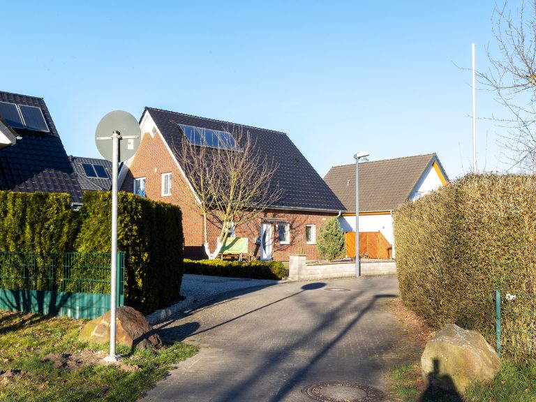 Immobilienangebot - Gütersloh - Alle - Großzügiges Zweifamilienhaus: Ideal für Familien mit Platz für mehrere Generationen