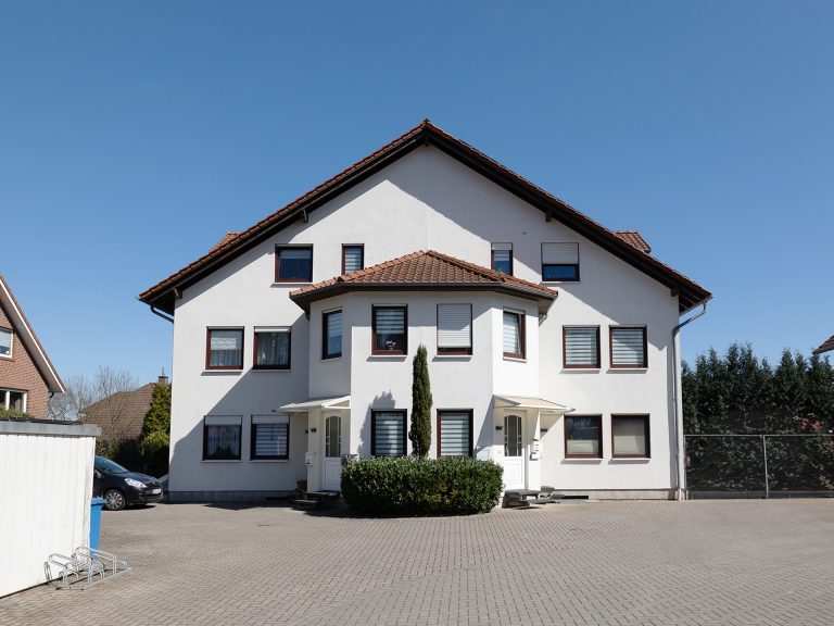 Immobilienangebot - Holdorf - Alle - Attraktives Mehrfamilienhaus mit 8 Wohneinheiten - Kapitalanlage mit Potenzial in Holdorf!
