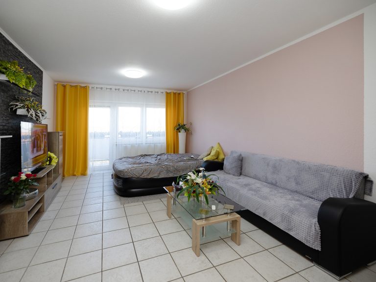 Immobilienangebot - Holdorf - Alle - Attraktives Mehrfamilienhaus mit 8 Wohneinheiten - Kapitalanlage mit Potenzial in Holdorf!