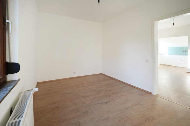 Immobilienangebot - Burscheid - Alle - Sanierte 2-Zimmer-Wohnung mit Weitblick – Kapitalanlage mit Potenzial in gepflegtem Wohnumfeld