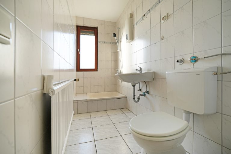 Immobilienangebot - Burscheid - Alle - Sanierte 2-Zimmer-Wohnung mit Weitblick – Kapitalanlage mit Potenzial in gepflegtem Wohnumfeld