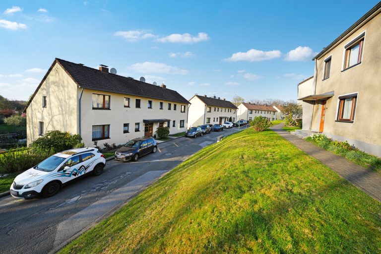 Immobilienangebot - Burscheid - Alle - Sanierte 2-Zimmer-Wohnung mit Weitblick – Kapitalanlage mit Potenzial in gepflegtem Wohnumfeld