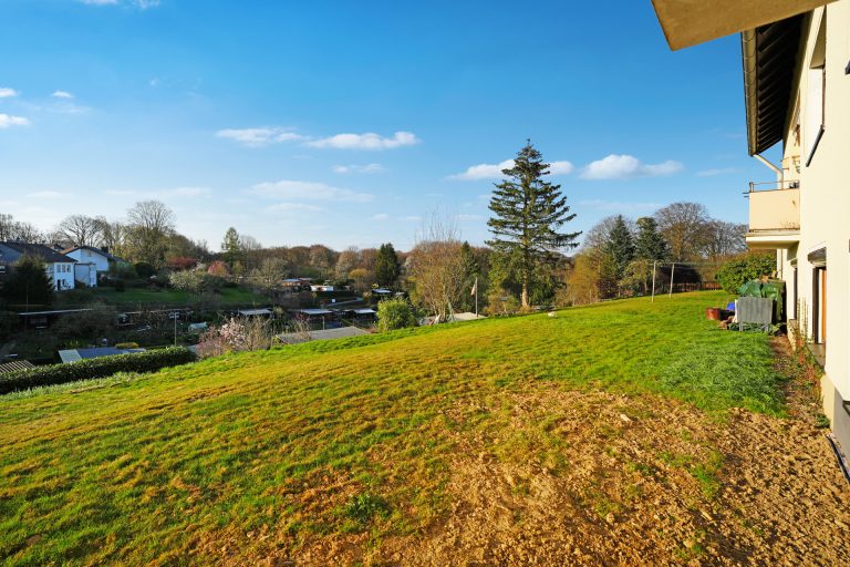 Immobilienangebot - Burscheid - Alle - Sanierte 2-Zimmer-Wohnung mit Weitblick – Kapitalanlage mit Potenzial in gepflegtem Wohnumfeld