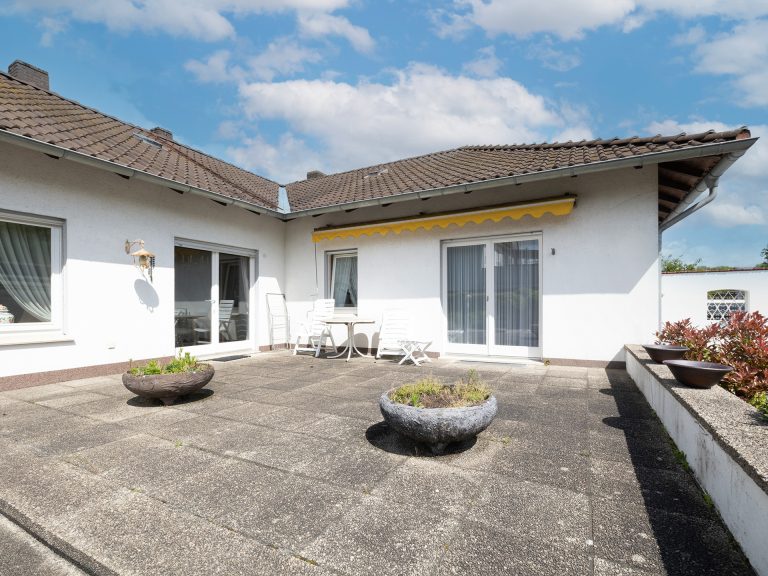 Immobilienangebot - Rödinghausen - Alle - Ein Winkelbungalow zum Verlieben – durchdacht und mit viel Platz für die Familie!