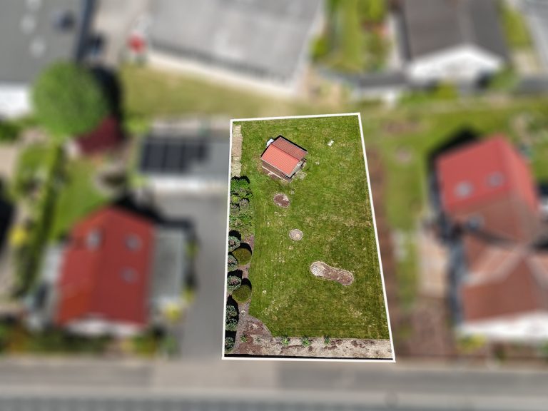 Immobilienangebot - Hiddenhausen - Alle - Seltene Gelegenheit: Großzügiges Baugrundstück in zentraler Lage von Hiddenhausen
