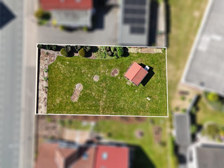 Immobilienangebot - Hiddenhausen - Alle - Seltene Gelegenheit: Großzügiges Baugrundstück in zentraler Lage von Hiddenhausen