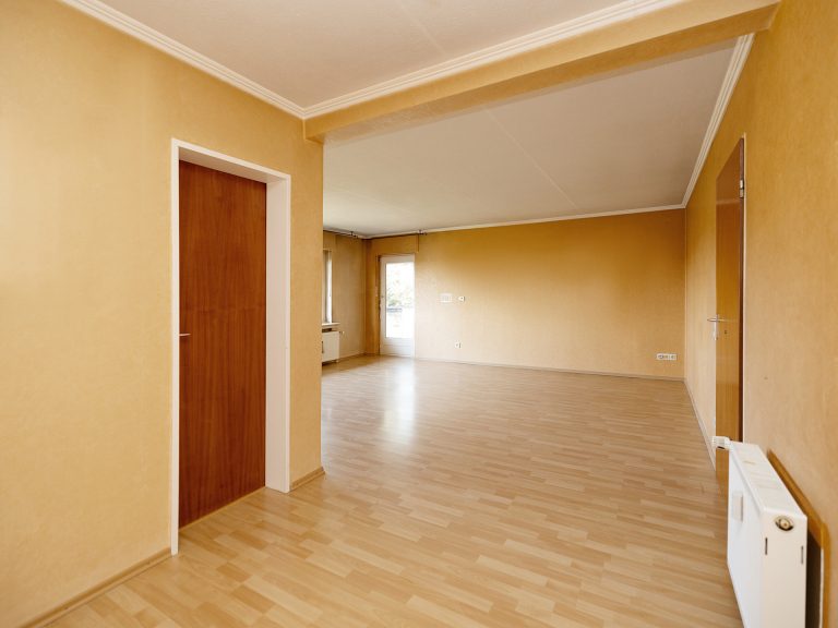 Immobilienangebot - Dissen am Teutoburger Wald - Alle - Großzügige Wohnung in ruhiger Lage von Dissen mit viel Potenzial!