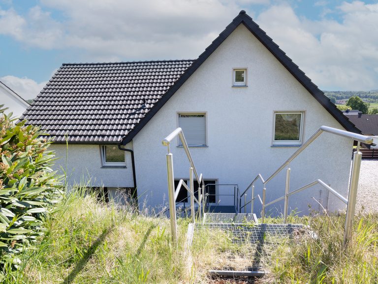 Immobilienangebot - Hiddenhausen - Alle - Wohnen mit Aussicht: Charmantes Einfamilienhaus in ruhiger Höhenlage von Hiddenhausen