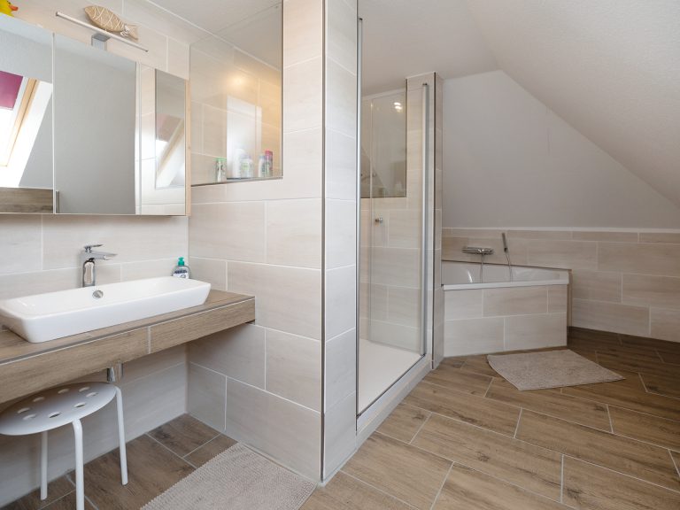 Immobilienangebot - Holdorf - Alle - Wohlfühl-Bungalow in Holdorf – Fortlaufend modernisiert und liebevoll gepflegt!