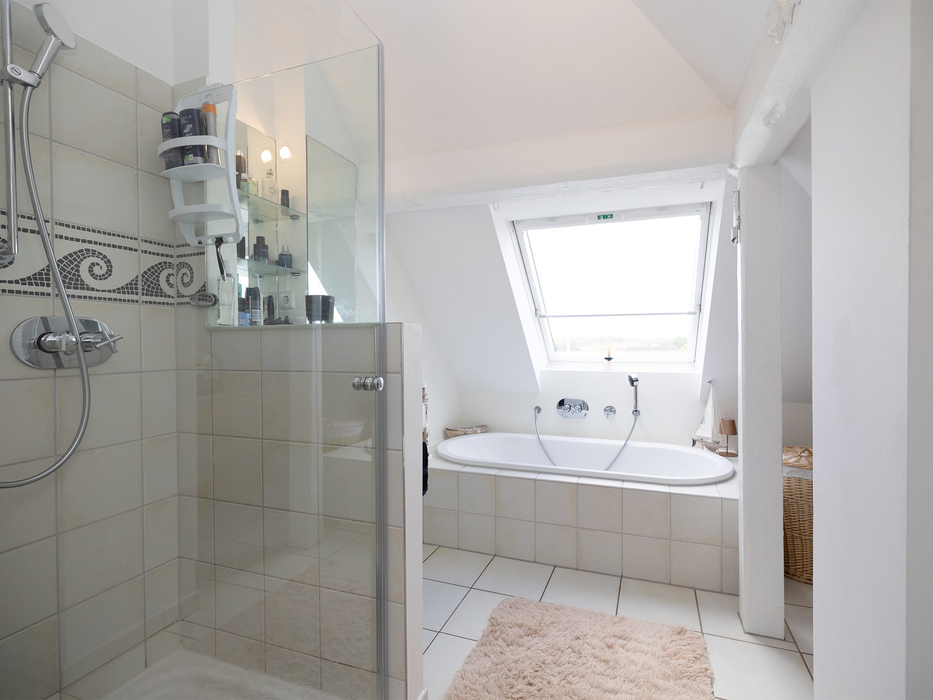 Immobilienangebot - Enger - Alle - Industrial Chic trifft Wohnkomfort – Ihr Loft über den Dächern von Enger