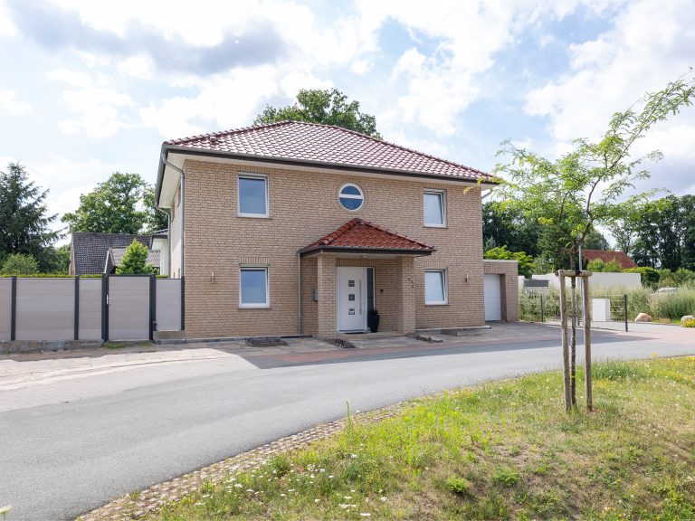 Immobilienangebot - Versmold - Alle - Rückzugsort mit Lebensqualität – Stadtvilla in familienfreundlicher Sackgasse in Versmold