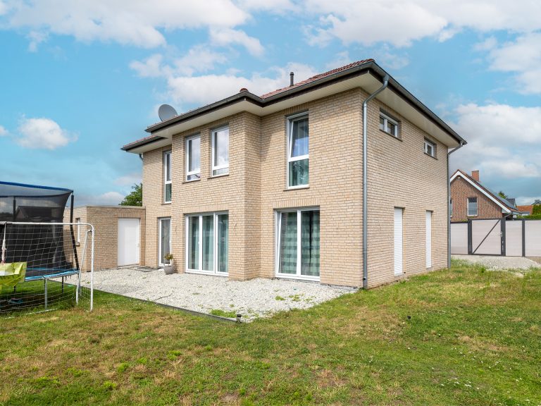 Immobilienangebot - Versmold - Alle - Rückzugsort mit Lebensqualität – Stadtvilla in familienfreundlicher Sackgasse in Versmold