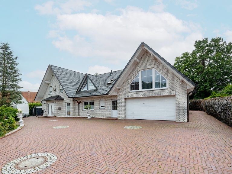Immobilienangebot - Lemförde - Alle - 294 m² Wohnluxus auf 1.500 m² Traumgrund – Exklusives Einfamilienhaus in Bestlage von Lemförde