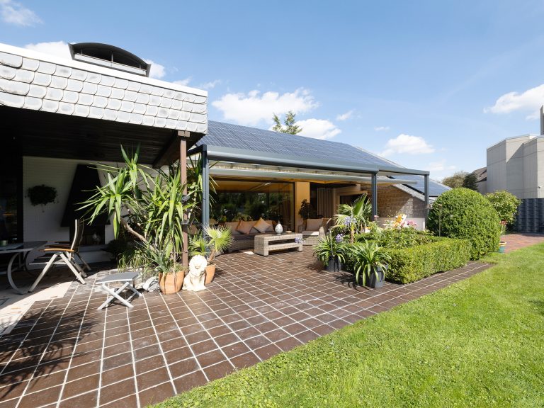 Immobilienangebot - Borgholzhausen - Alle - Beeindruckende Liegenschaft mit harmonisch angelegtem Garten in Borgholzhausen