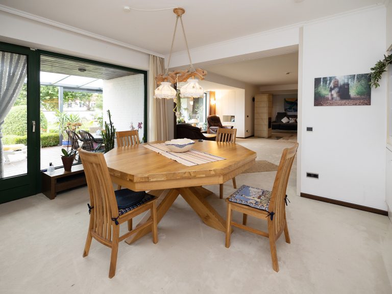 Immobilienangebot - Borgholzhausen - Alle - Beeindruckende Liegenschaft mit harmonisch angelegtem Garten in Borgholzhausen