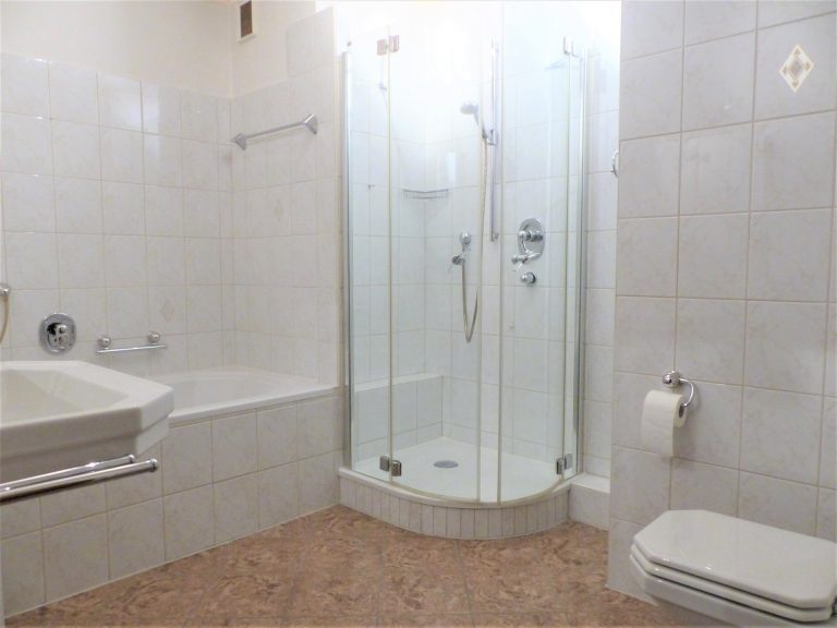 Immobilienangebot - Bad Rothenfelde - Alle - Schöne 4-Zimmer-Wohnung mit großartiger Dachterrasse und Einzelgarage