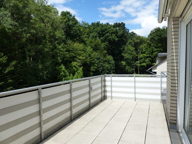 Immobilienangebot - Bad Rothenfelde - Alle - Schöne 4-Zimmer-Wohnung mit großartiger Dachterrasse und Einzelgarage