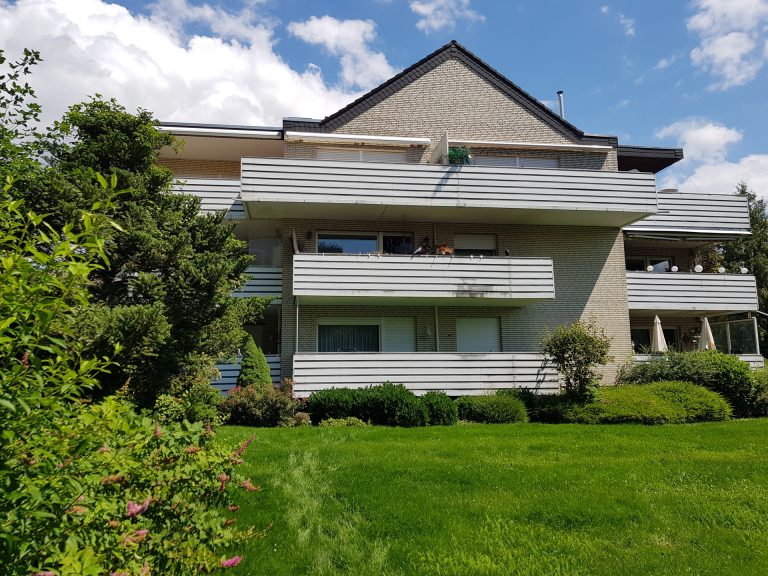 Immobilienangebot - Bad Rothenfelde - Alle - Schöne 4-Zimmer-Wohnung mit großartiger Dachterrasse und Einzelgarage