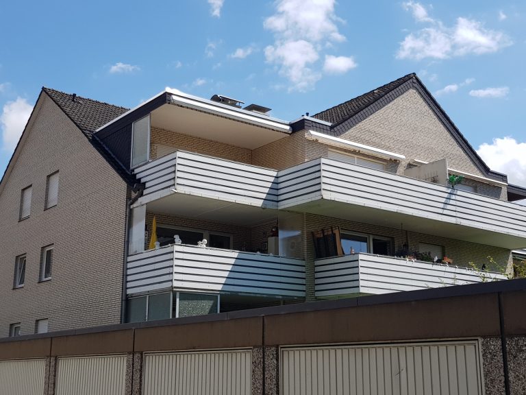 Immobilienangebot - Bad Rothenfelde - Alle - Schöne 4-Zimmer-Wohnung mit großartiger Dachterrasse und Einzelgarage