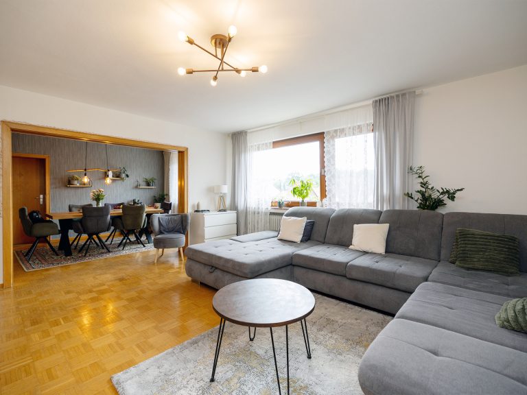Immobilienangebot - Detmold / Remmighausen - Alle - Für Investoren & Unternehmer: Solides Mehrparteienhaus mit Gewerbeanteil in Detmold