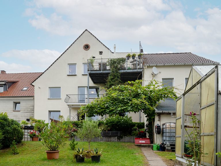 Immobilienangebot - Barntrup - Alle - Für Generationen gemacht: Solides Mehrfamilienhaus mit traumhaften Garten und Ausblick in Barntrup