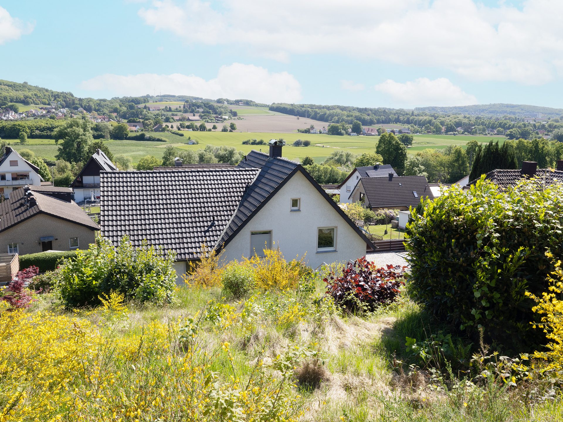 Immobilienangebot - Hiddenhausen - Alle - Großes Ein- bis Zweifamilienhaus auf traumhaftem Grundstück in Hiddenhausen