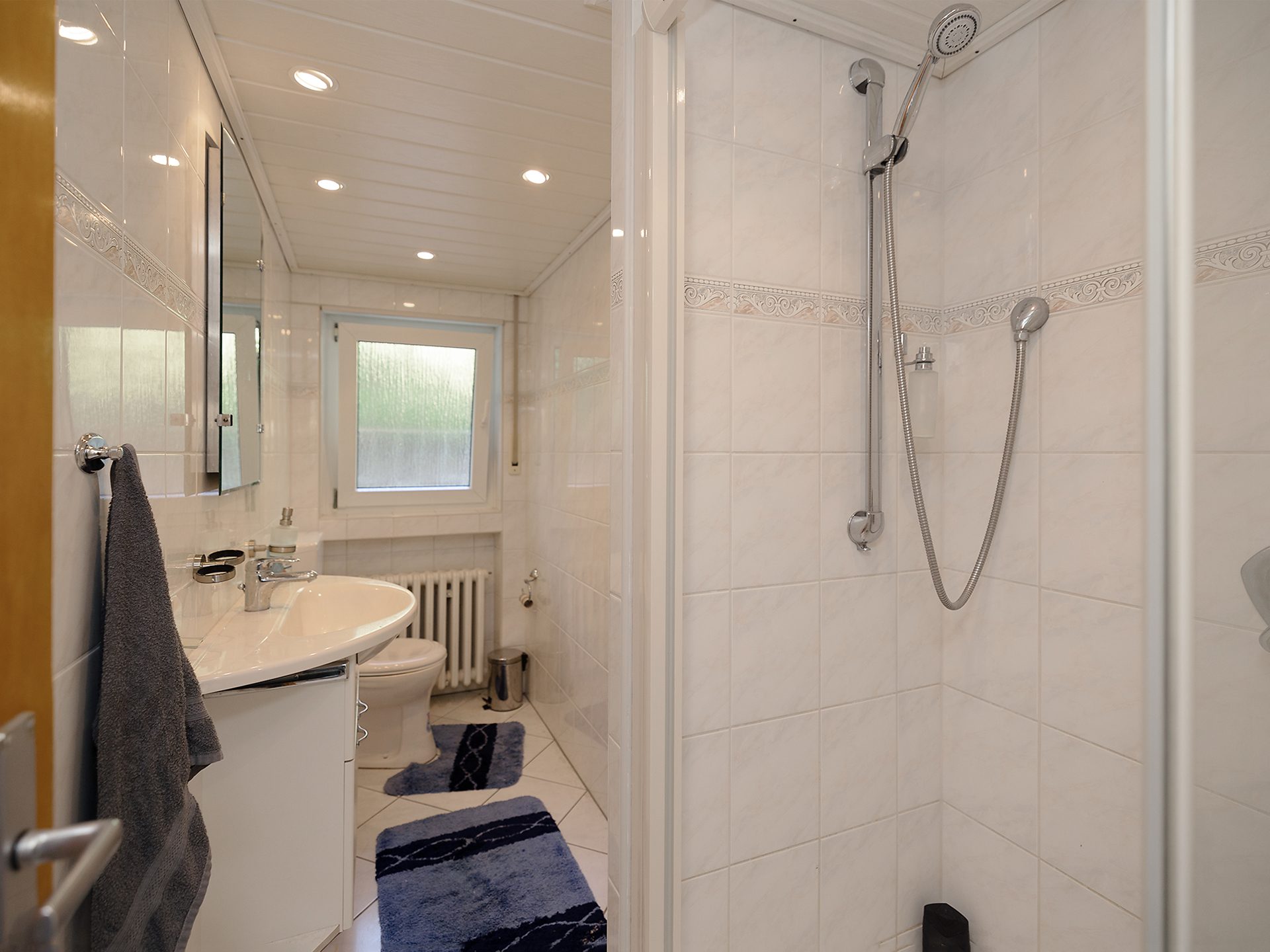 Immobilienangebot - Hiddenhausen - Alle - Großes Ein- bis Zweifamilienhaus auf traumhaftem Grundstück in Hiddenhausen