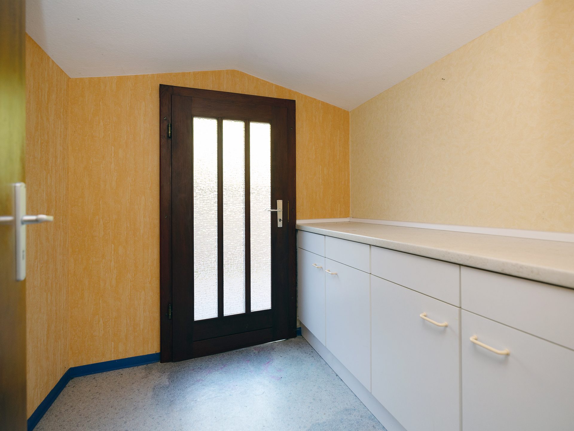 Immobilienangebot - Hiddenhausen - Alle - Großes Ein- bis Zweifamilienhaus auf traumhaftem Grundstück in Hiddenhausen