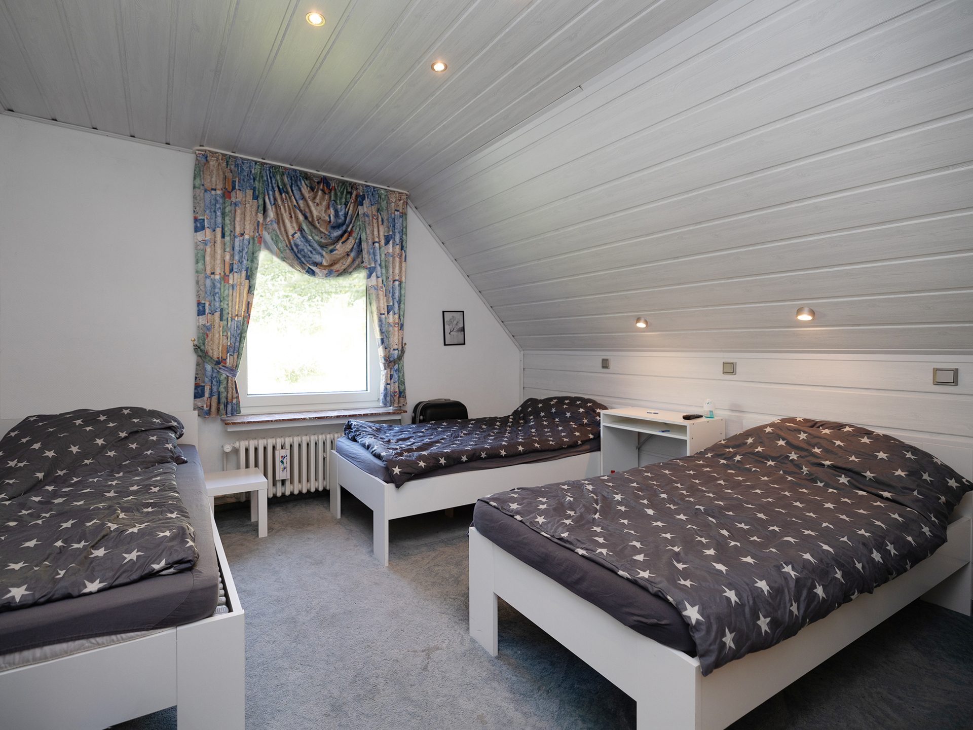 Immobilienangebot - Hiddenhausen - Alle - Großes Ein- bis Zweifamilienhaus auf traumhaftem Grundstück in Hiddenhausen