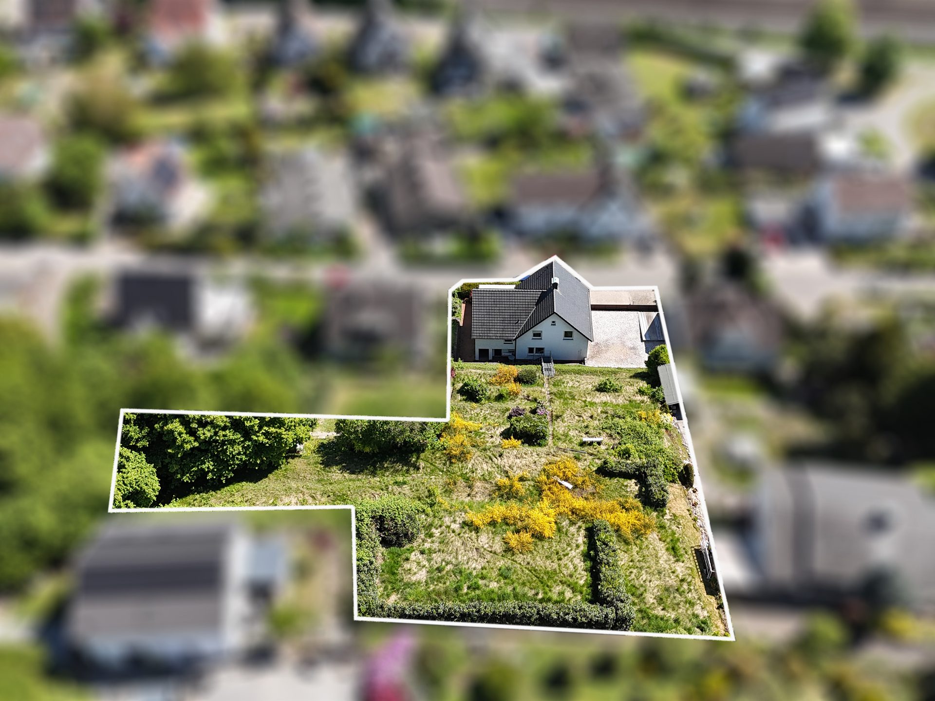 Immobilienangebot - Hiddenhausen - Alle - Großes Ein- bis Zweifamilienhaus auf traumhaftem Grundstück in Hiddenhausen