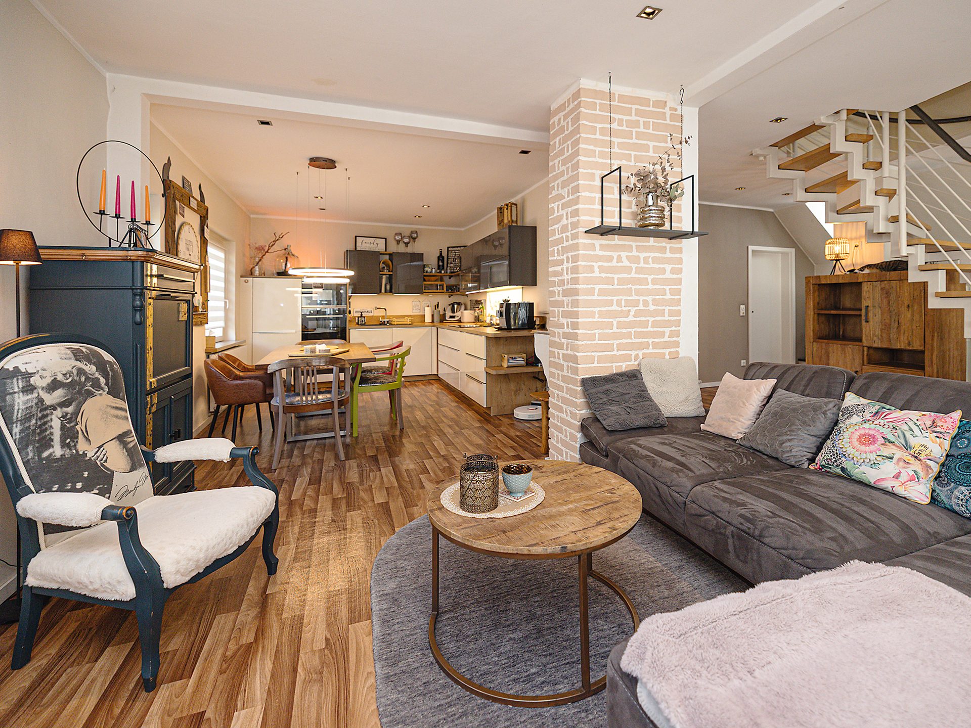 Real Estate Title Image Background