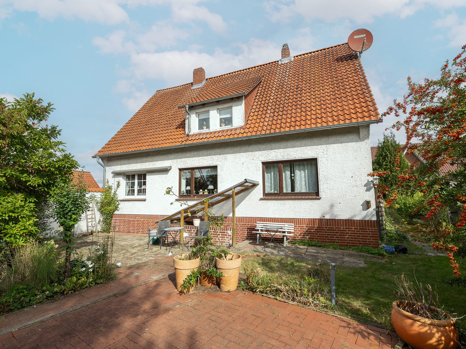 Immobilienangebot - Stemwede - Alle - Sanierungsbedürftiges Einfamilienhaus in Stemwede-Haldem mit großem Grundstück und viel Potenzial