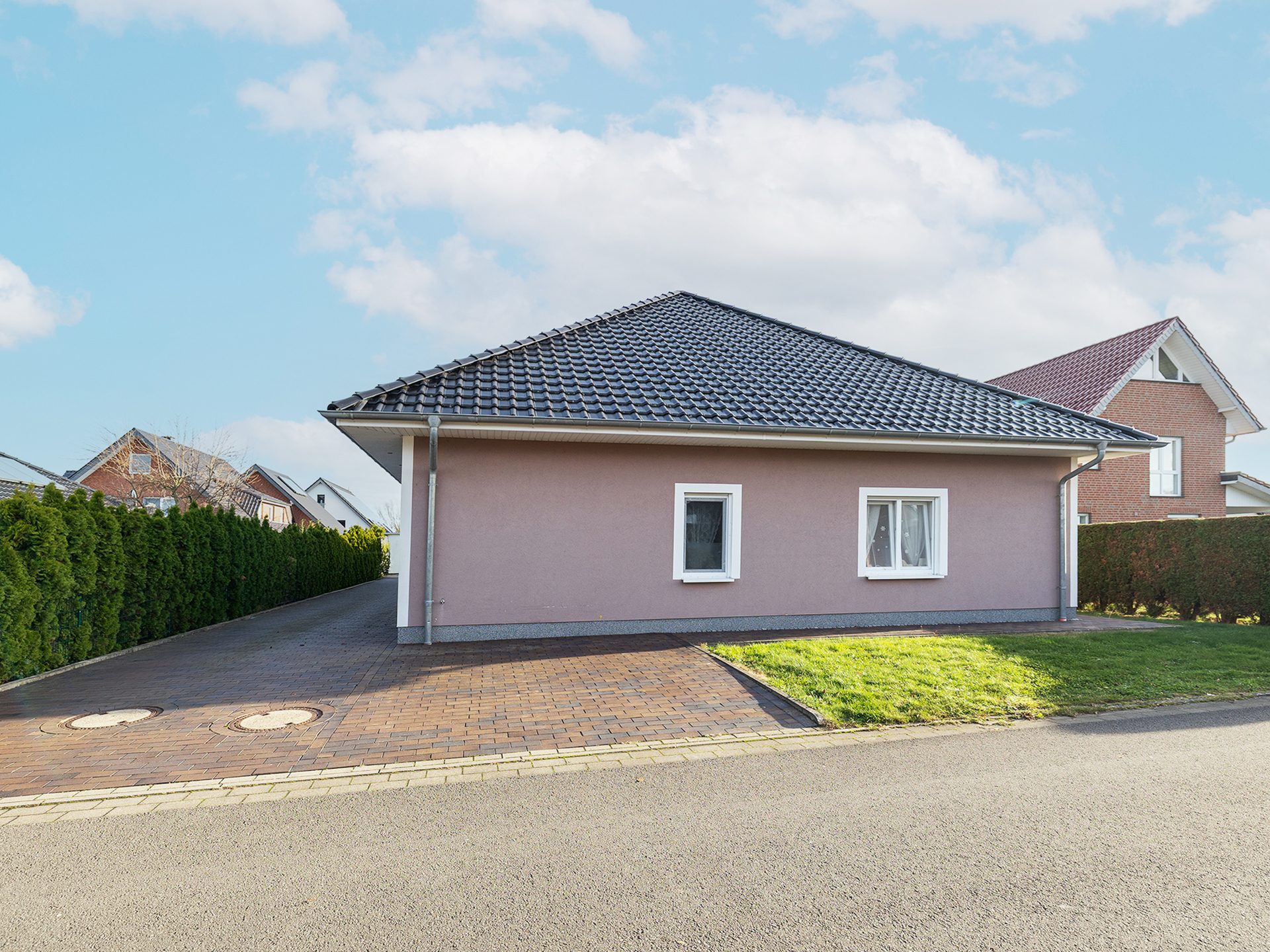 Immobilienangebot - Bad Essen - Alle - Moderner Bungalow mit Ausbaupotential in Bad Essen – komfortables Wohnen auf einer Ebene