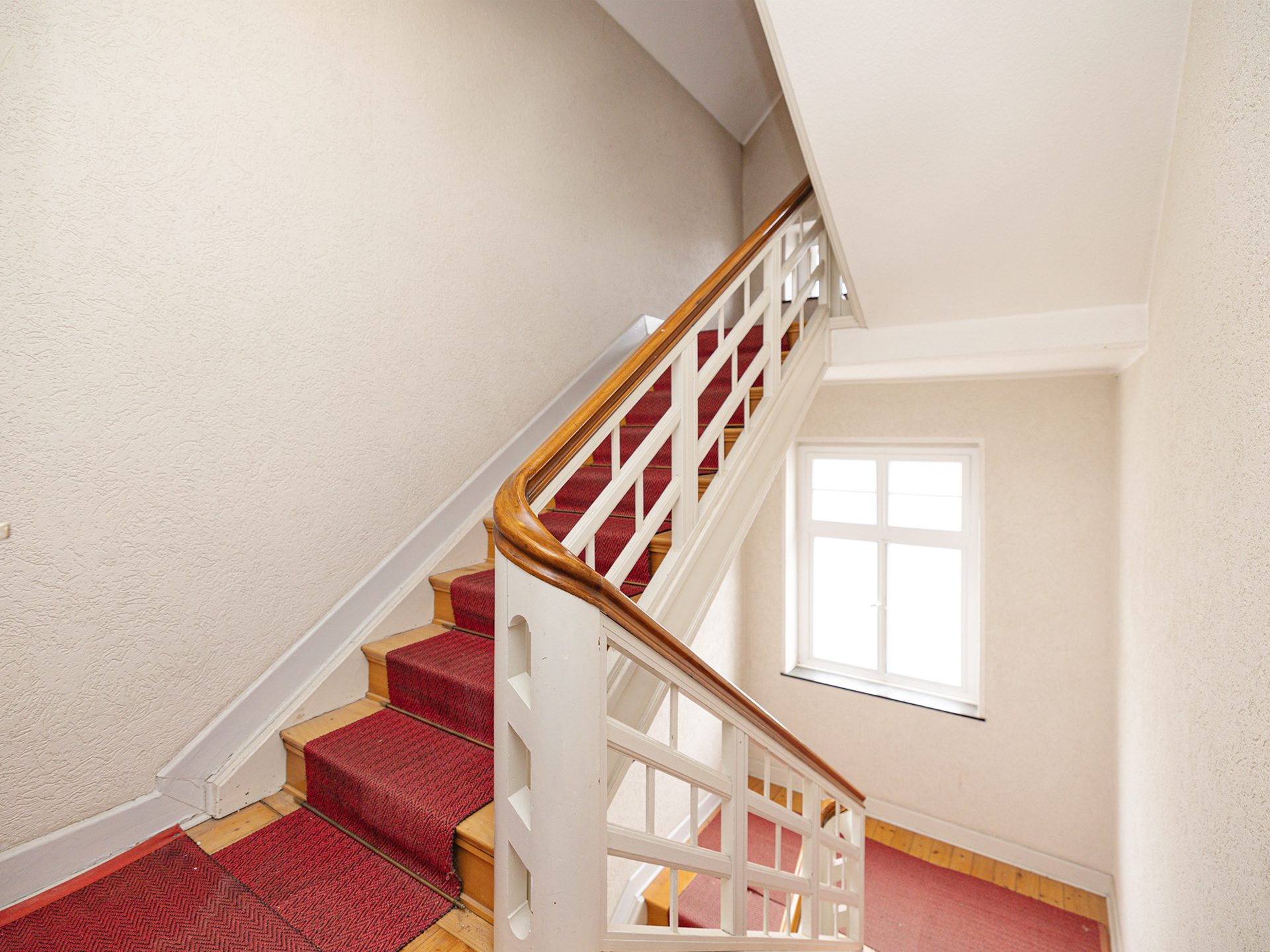 Immobilienangebot - Bad Salzuflen - Alle - Preis reduziert: Altbaujuwel mit Balkon – stilvolles Wohnen im Herzen von Bad Salzuflen