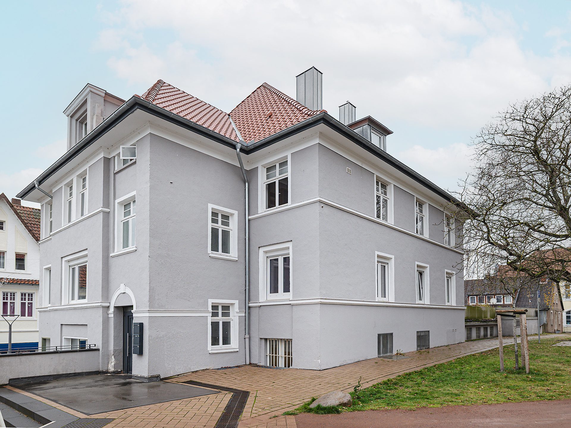 Immobilienangebot - Bad Salzuflen - Alle - Preis reduziert: Altbaujuwel mit Balkon – stilvolles Wohnen im Herzen von Bad Salzuflen