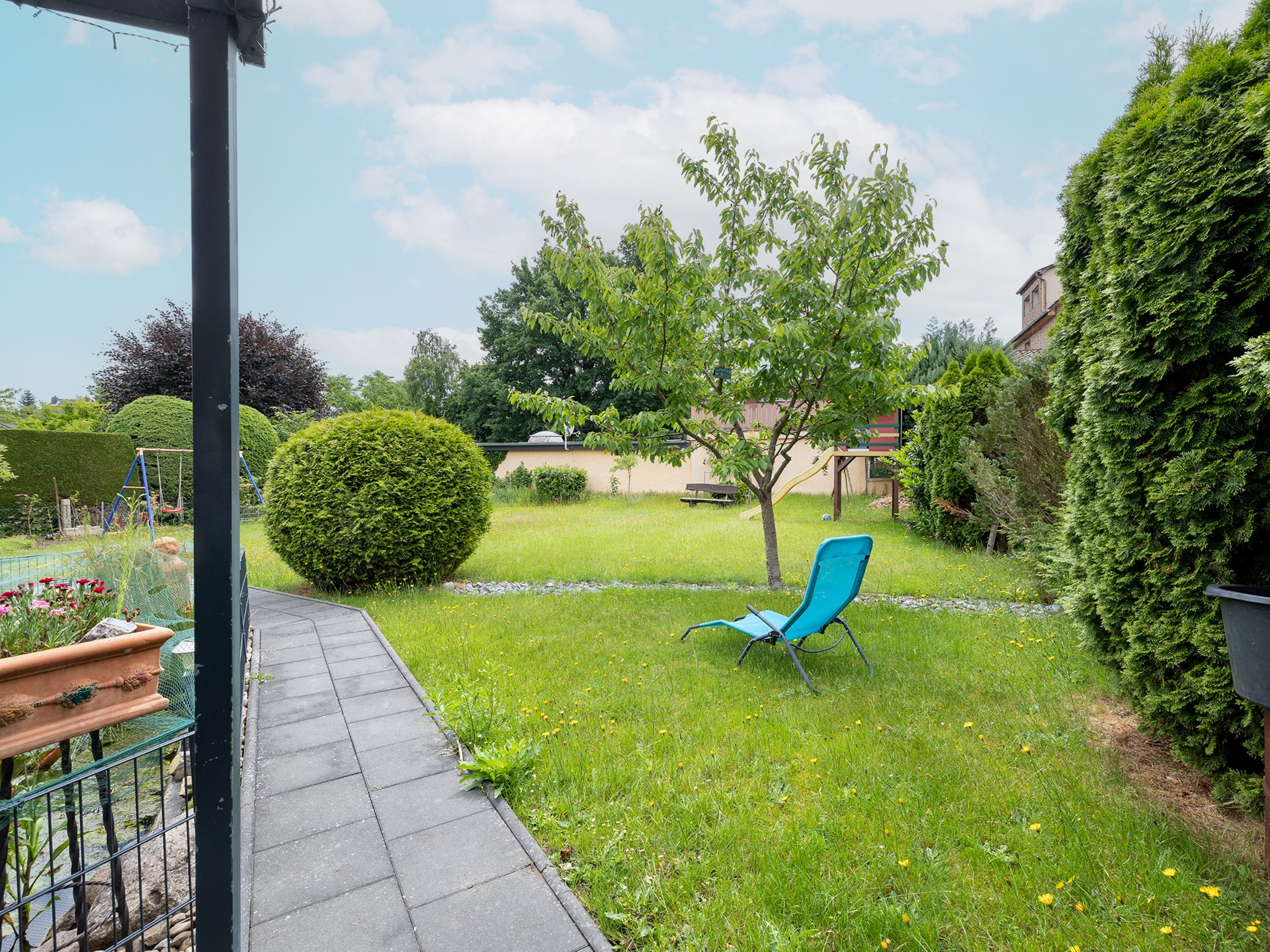 Immobilienangebot - Bad Salzuflen - Alle - 4-Familienhaus mit großzügiger, eigennutzbarer Einheit und 3 vermieteten Wohnungen in Bad Salzuflen